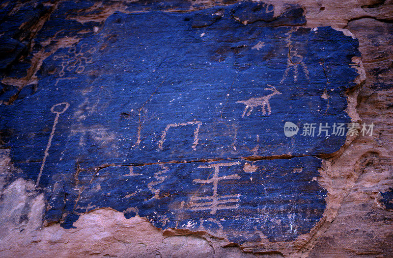 Petroglyphs on desert varnish, Valley of Fire State Park, Nevada